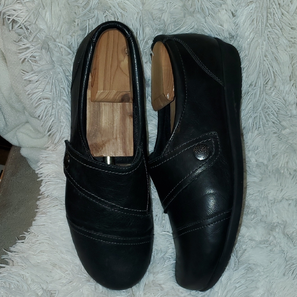 Abeo Black Women's Slip-On Comfort Mules